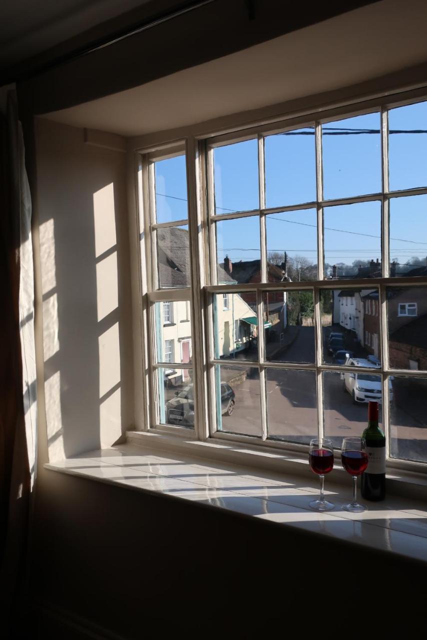 The Lamb Inn Crediton Exterior foto